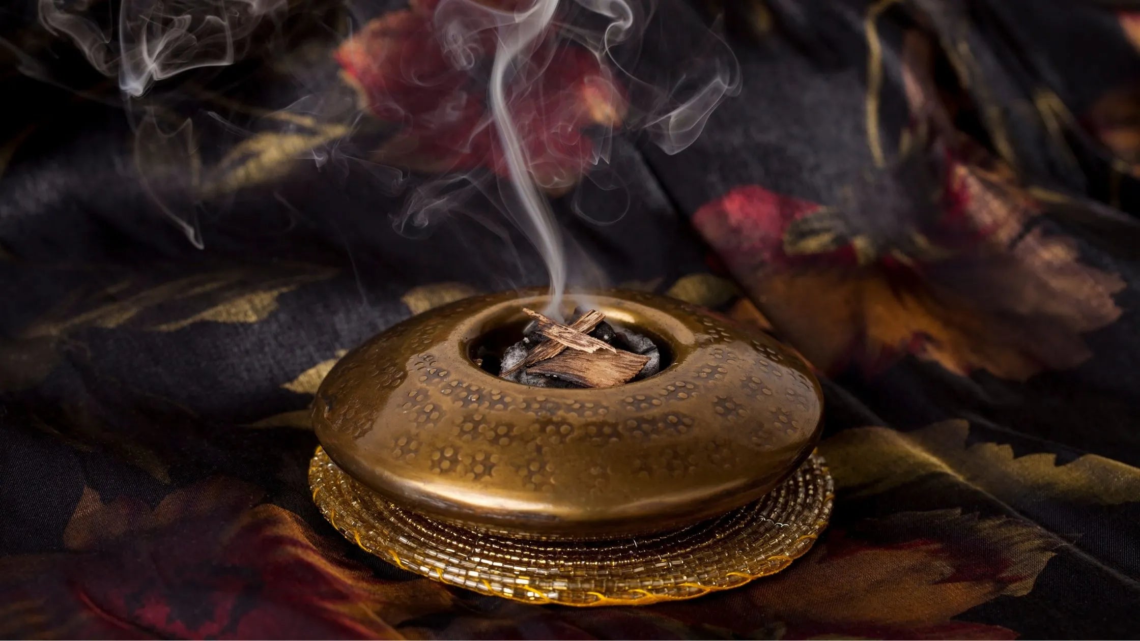 Dhoop Aarti: English Lyrics and Symbolism